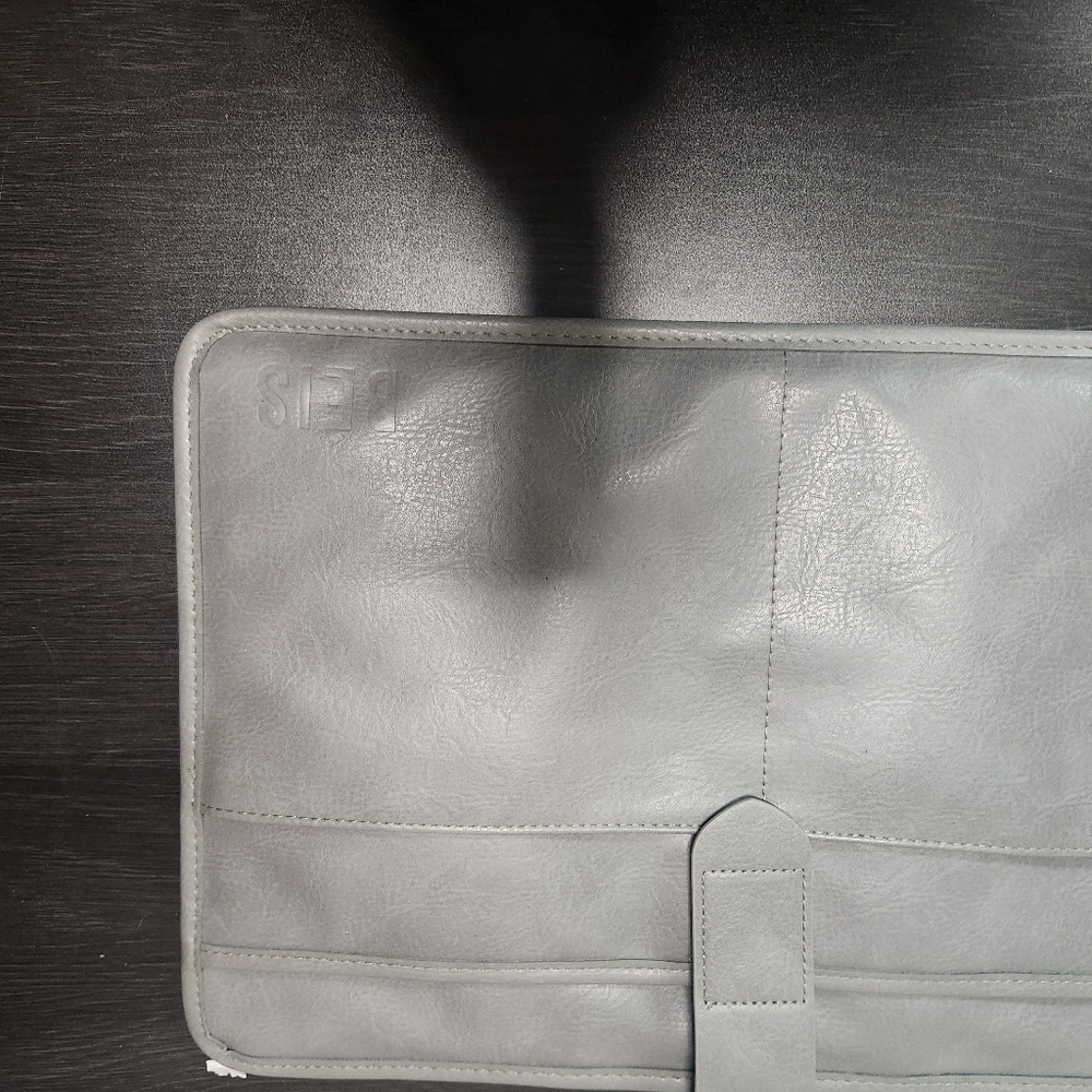 BEIS Silver Tablet Sleeve - Picture 9 of 13